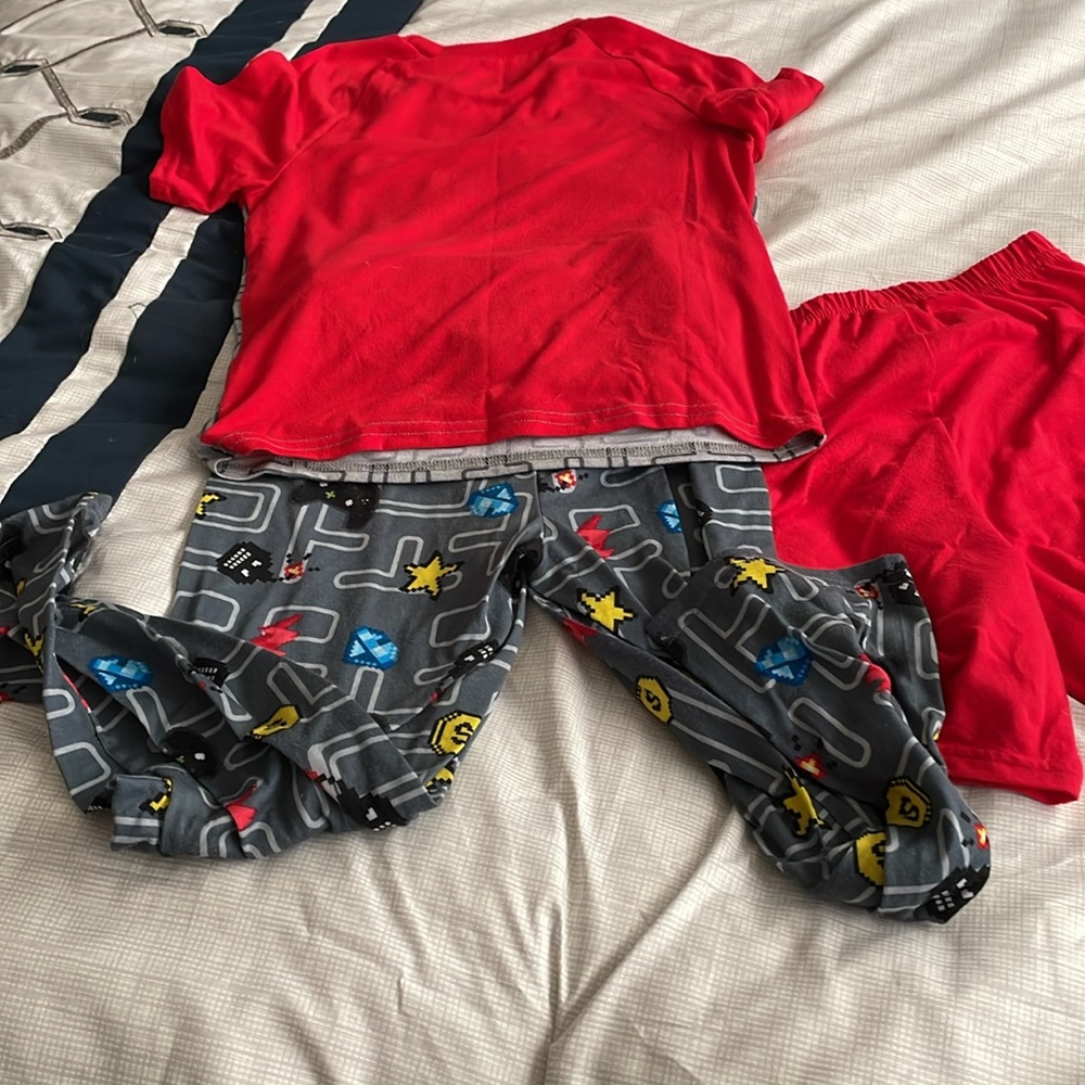 3 piece boys pajamas size 10 - Picture 2 of 5